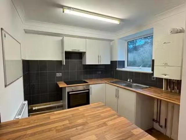 Nice 2 bedroom flat for rent in Surrey Road, Seaford, East Sus.