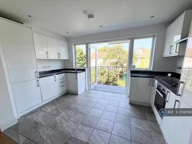 Nice 2 bedroom flat for rent in Sydenham Road, Croydon, CR0