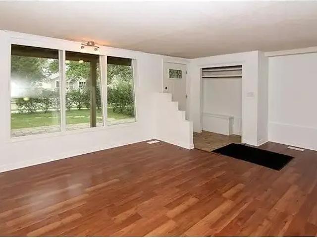 For Rent 2 Bedroom House Calgary AB DS105135516