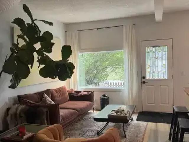 For Rent 2 Bedroom House Calgary AB DS105467154