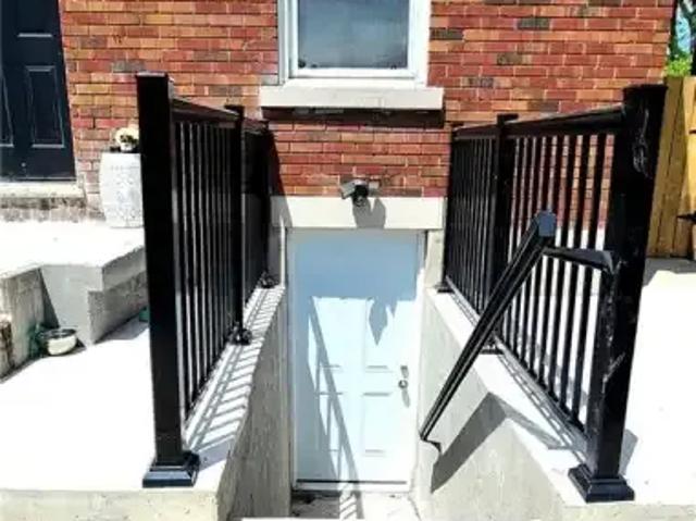 For Rent 2 Bedroom House Cambridge ON DS105486560
