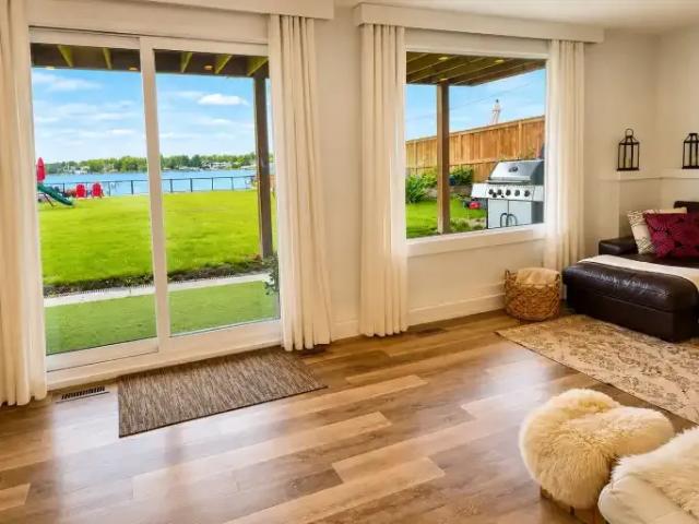 For Rent 2 Bedroom House Chestermere AB DS104841666