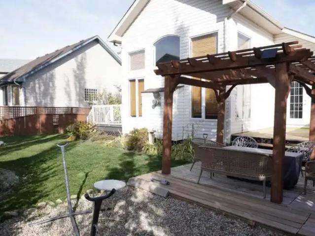For Rent 2 Bedroom House Chestermere AB DS104985968