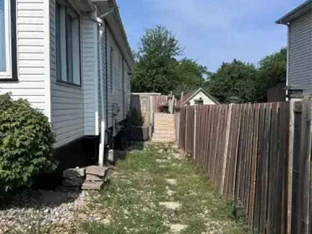 For Rent 2 Bedroom House Amherstburg ON DS104470855