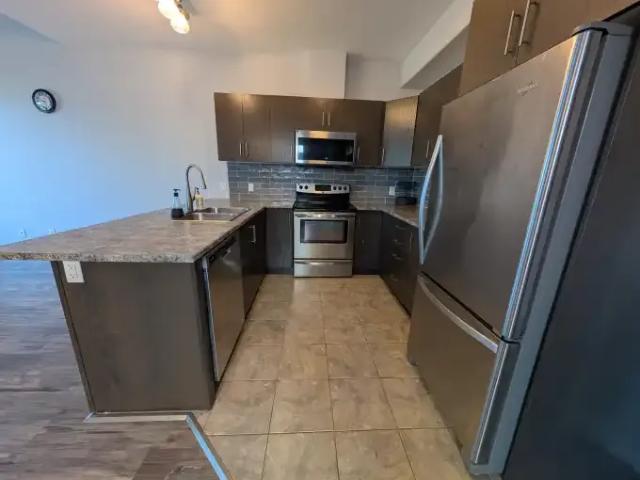 For Rent 2 Bedroom House Amherstview ON DS103958660