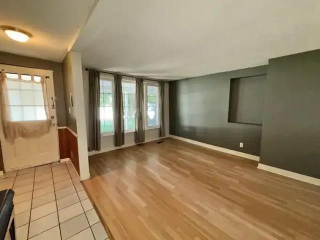 For Rent 2 Bedroom House Barrie ON DS104142576