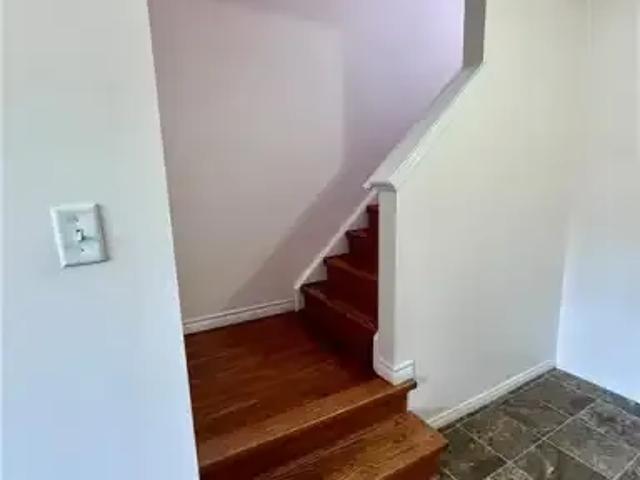 For Rent 2 Bedroom House Kitchener ON DS105281974