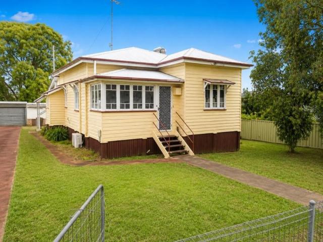 For Rent 2 Bedroom House Harlaxton, QLD DS105284926