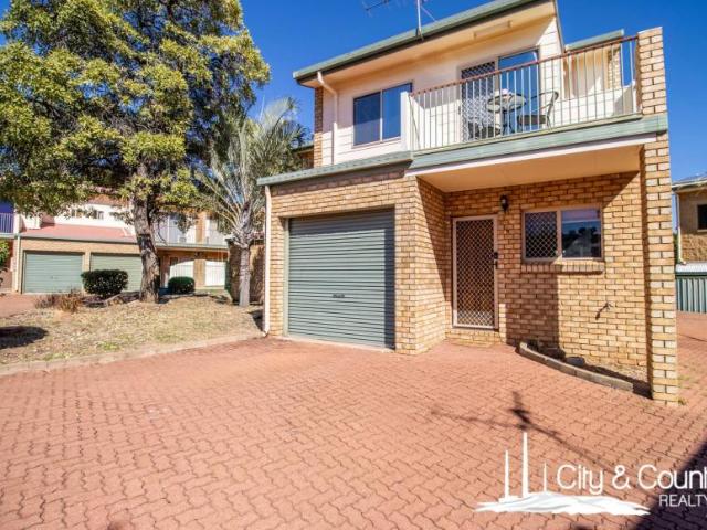 For Rent 2 Bedroom House Mount Isa QLD DS103616937