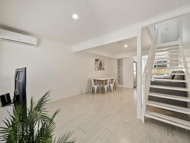 For Rent 2 Bedroom House Mountain Creek QLD DS103925878