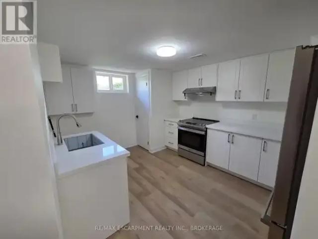 For Rent 2 Bedroom House St. Catharines ON DS103355419
