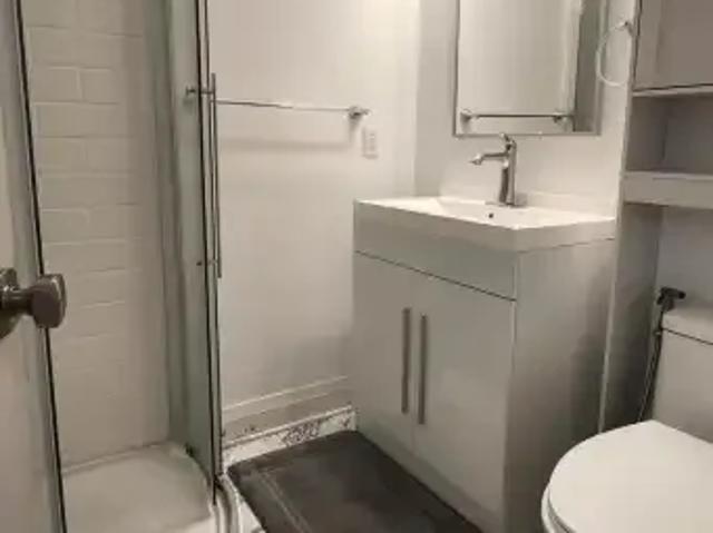 For Rent 2 Bedroom House St. Catharines ON DS103652860