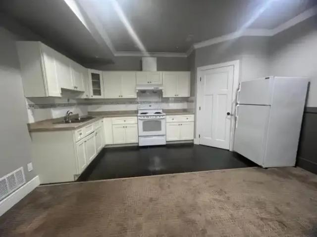 For Rent 2 Bedroom House Surrey BC DS104470953