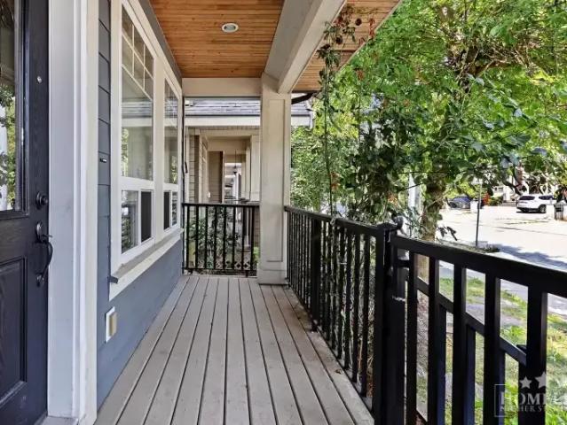 For Rent 2 Bedroom House Surrey BC DS105543436