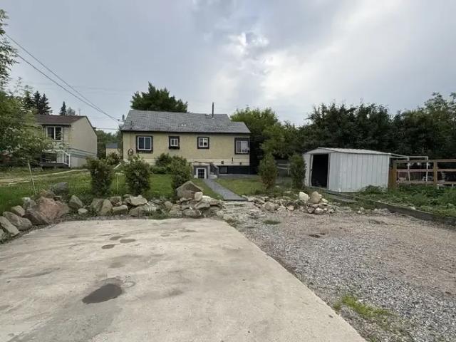 For Rent 2 Bedroom House Sylvan Lake AB DS104940252
