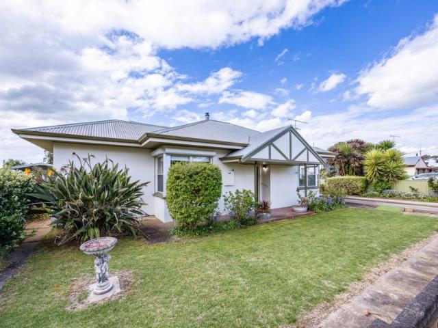 For Rent 2 Bedroom House Penola SA DS105810828