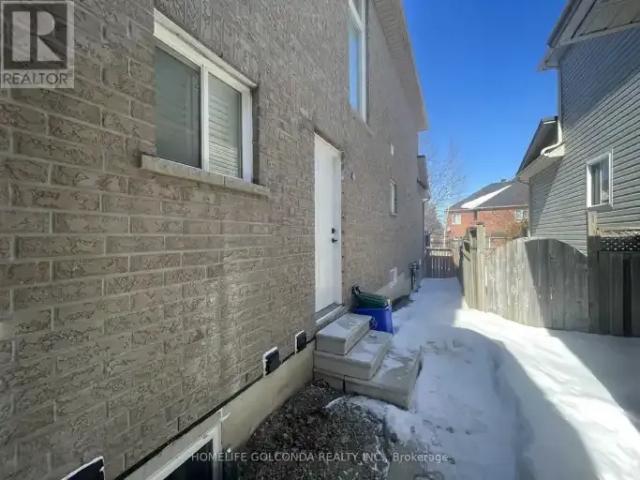 For Rent 2 Bedroom House Richmond Hill ON DS102518908