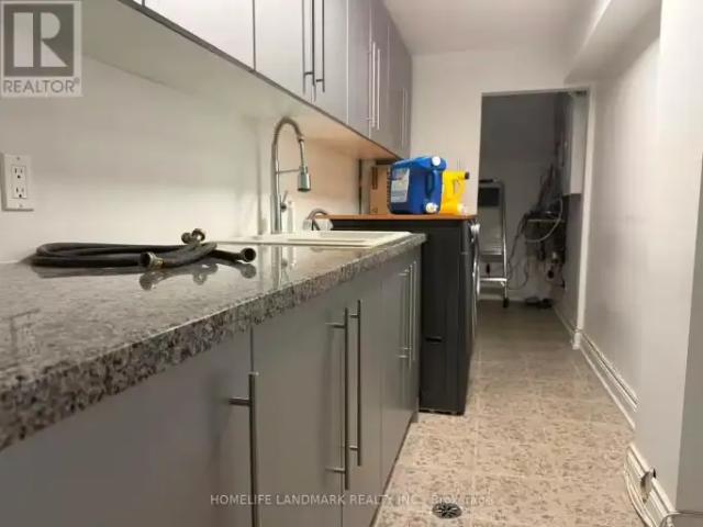 For Rent 2 Bedroom House Richmond Hill ON DS103380075