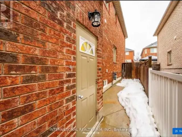 For Rent 2 Bedroom House Richmond Hill ON DS104864182