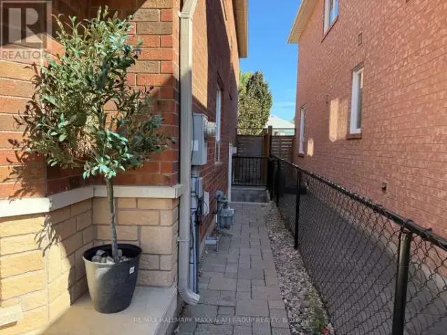For Rent 2 Bedroom House Richmond Hill ON DS105623747