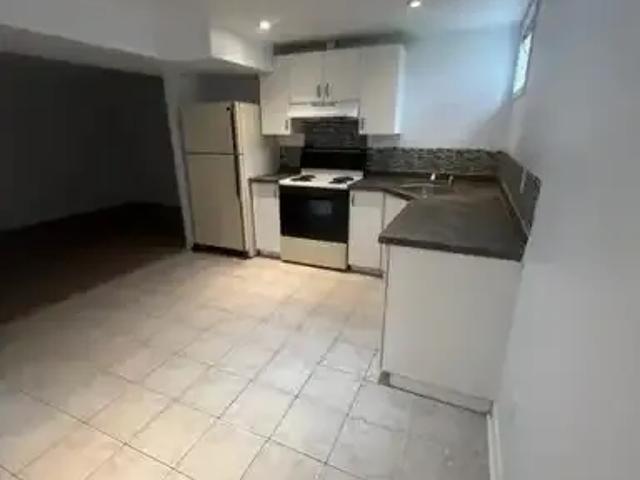 For Rent 2 Bedroom House Welland ON DS103840416