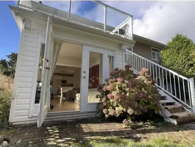 For Rent 2 Bedroom House White Rock BC DS101878345