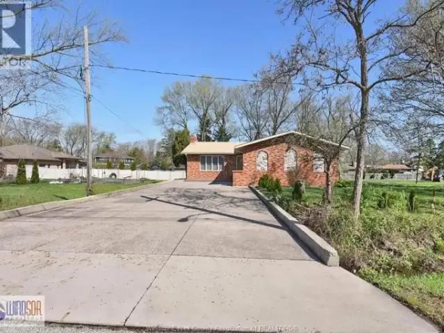 For Rent 2 Bedroom House Windsor ON DS101878862