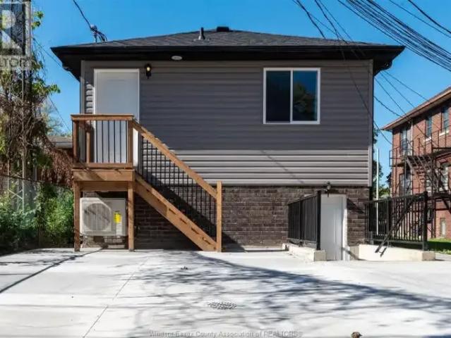 For Rent 2 Bedroom House Windsor ON DS103579446