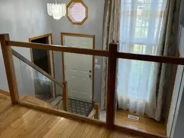 For Rent 2 Bedroom House Windsor ON DS103695355
