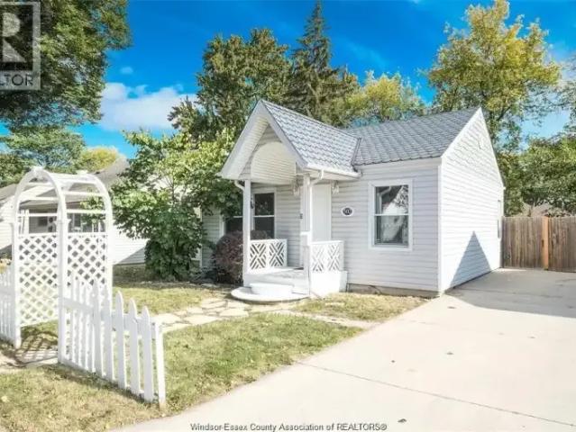 For Rent 2 Bedroom House Windsor ON DS104598446