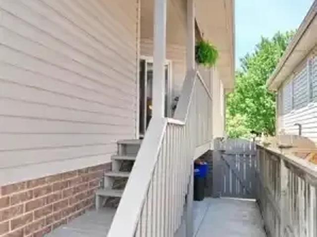 For Rent 2 Bedroom House Windsor ON DS105072082