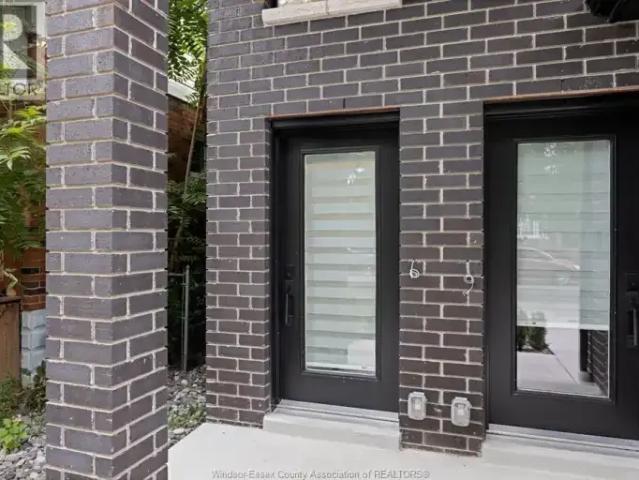 For Rent 2 Bedroom House Windsor ON DS105004712
