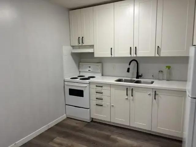 For Rent 2 Bedroom House Thorold ON DS103594349
