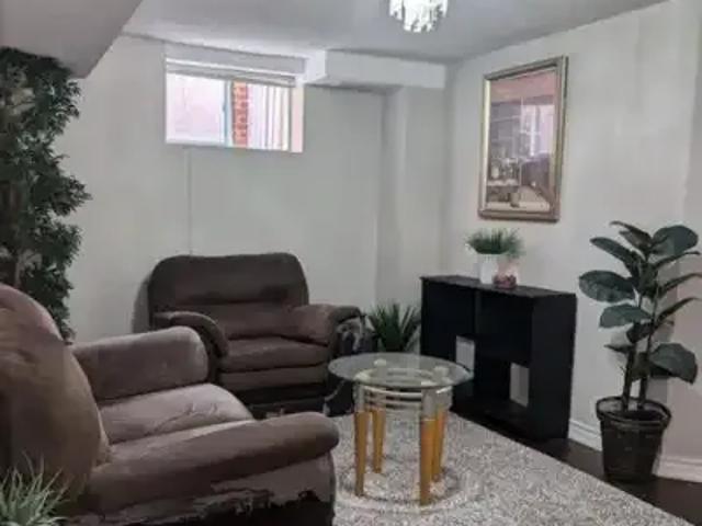 For Rent 2 Bedroom House Vaughan ON DS103958827