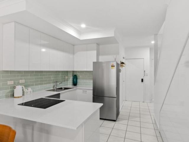 For Rent 2 Bedroom House YORKEYS KNOB QLD DS106034988