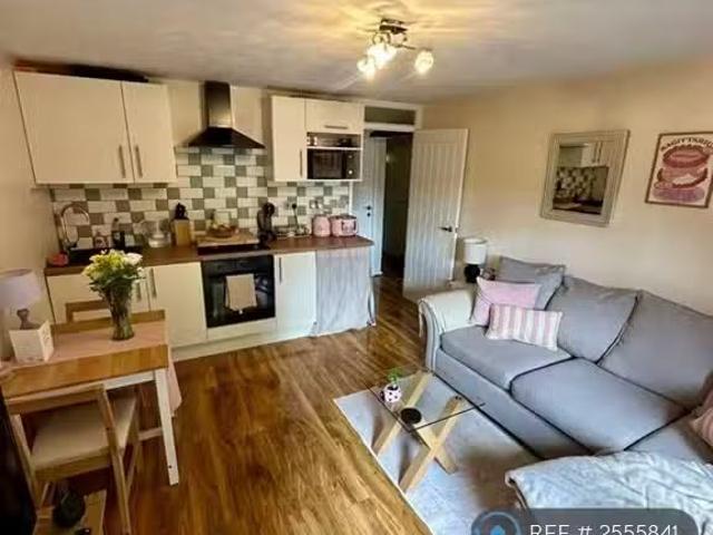 For Rent! 2 bedroom maisonette for rent in The Terrace, Redbou.