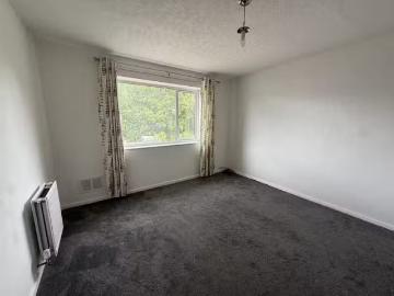 For Rent! 2 bedroom maisonette for rent in Lower Cladswell Lan.