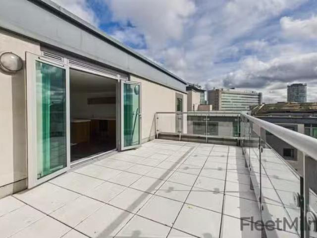 Nice 2 bedroom penthouse for rent in Orion, Navigation Street.