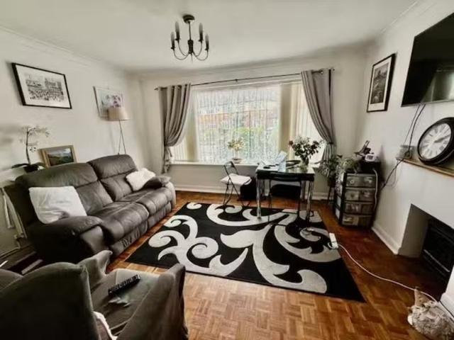 Nice 2 bedroom property for rent in Reynards Way, Bricket Wood.