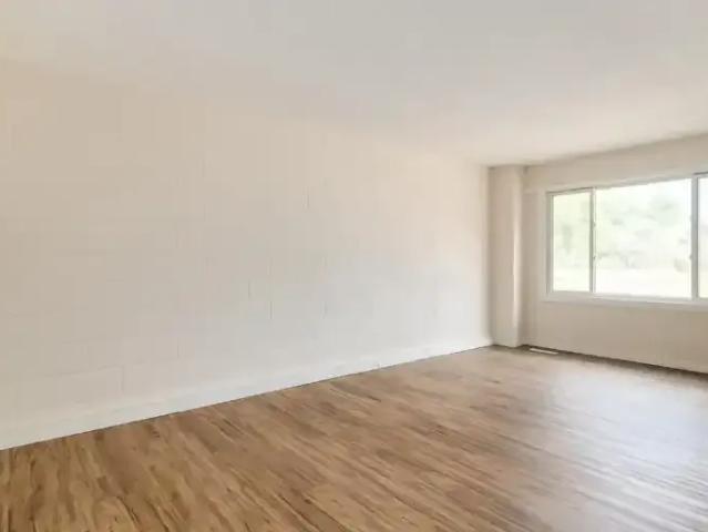 For Rent 2 Bedroom Townhouse Medicine Hat AB DS104782385