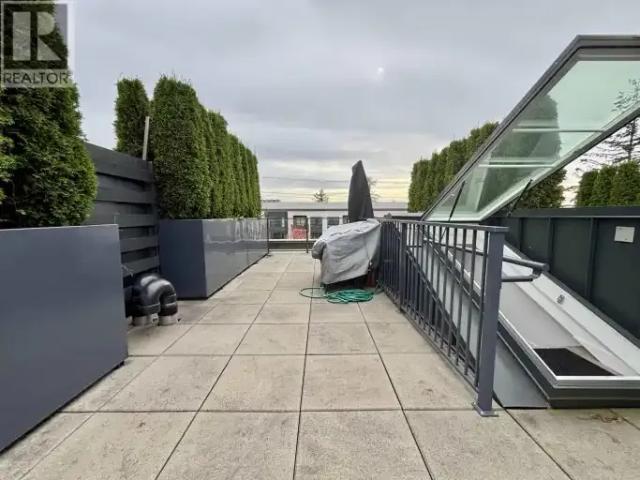 For Rent 2 Bedroom Townhouse North Vancouver BC DS105048036