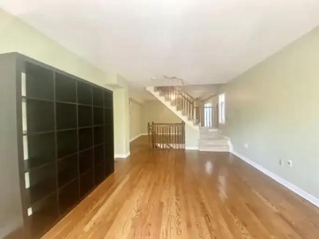For Rent 2 Bedroom Townhouse Ottawa ON DS102847325