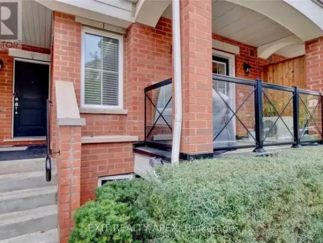 For Rent 2 Bedroom Townhouse Oakville ON DS103652844