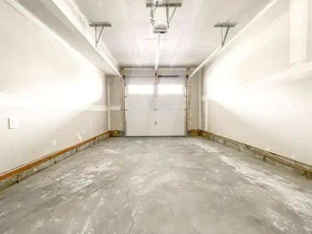 For Rent 2 Bedroom Townhouse Airdrie AB DS103411267
