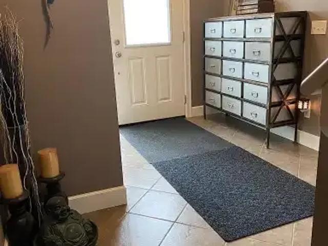 For Rent 2 Bedroom Townhouse Airdrie AB DS105486403