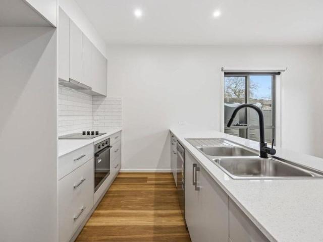 For Rent 2 Bedroom Townhouse Buninyong VIC DS106169823
