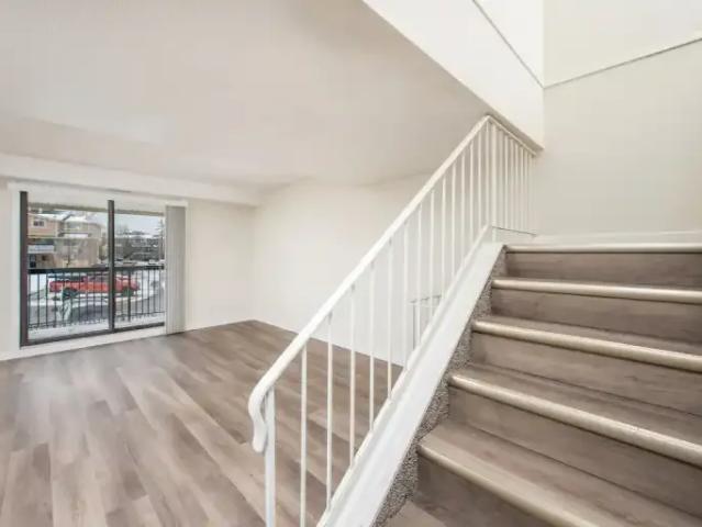 For Rent 2 Bedroom Townhouse Calgary AB DS103611298