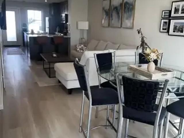 For Rent 2 Bedroom Townhouse Calgary AB DS104471235