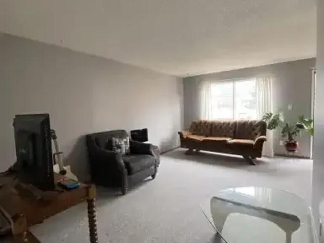 For Rent 2 Bedroom Townhouse Calgary AB DS104535525