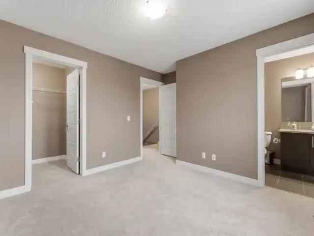 For Rent 2 Bedroom Townhouse Calgary AB DS104535561